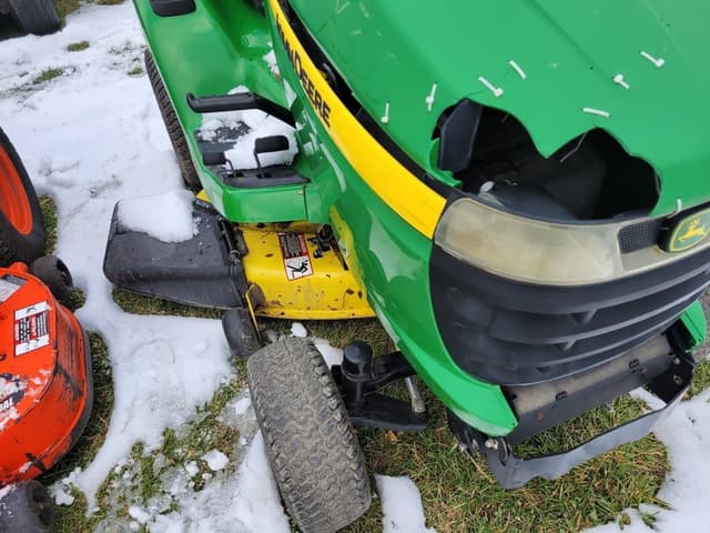 Image of John Deere X300 equipment image 3