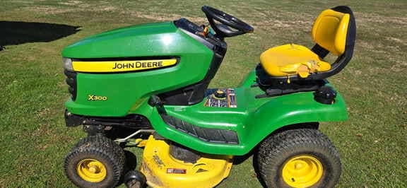 Image of John Deere X300 Primary image