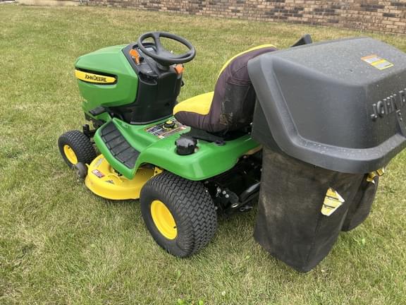 Image of John Deere X300 equipment image 4