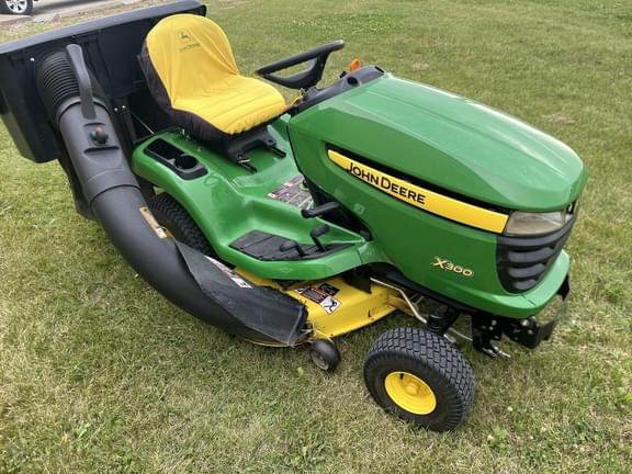 Image of John Deere X300 equipment image 1