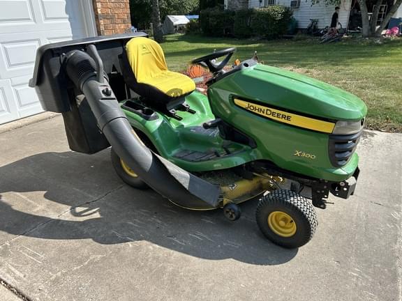Image of John Deere X300 equipment image 1