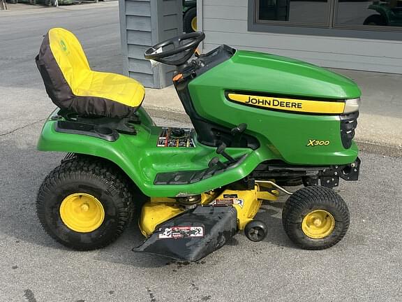Image of John Deere X300 equipment image 1