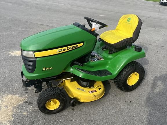 Image of John Deere X300 equipment image 3