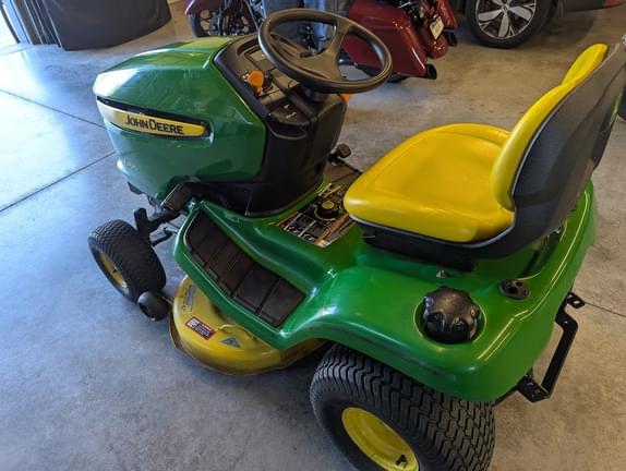 Image of John Deere X300 equipment image 4