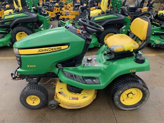 Image of John Deere X304 Primary image