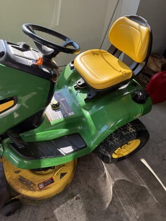 Image of John Deere X304 equipment image 2