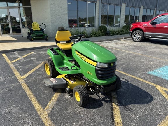 2007 John Deere X304 Equipment Image0