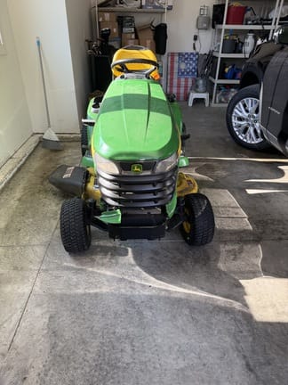 2007 John Deere X304 Equipment Image0
