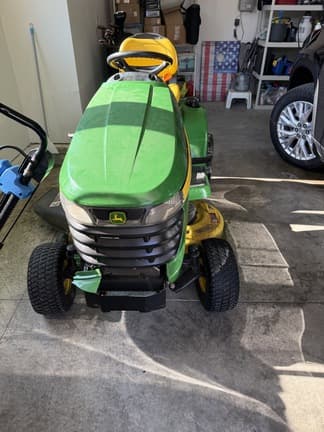 Image of John Deere X304 equipment image 4