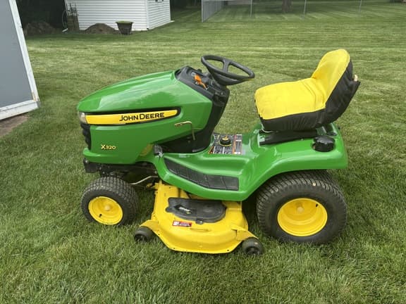 Image of John Deere X320 equipment image 1
