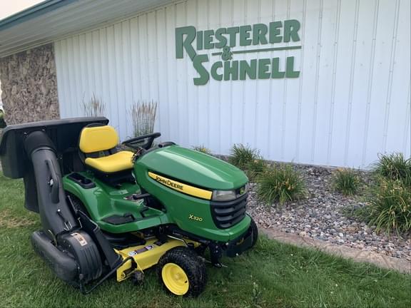 Image of John Deere X320 equipment image 3