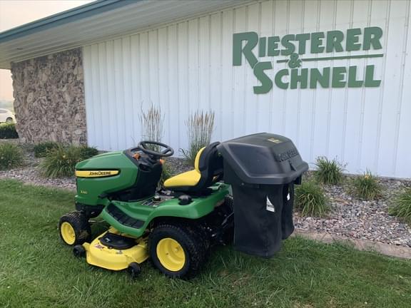 Image of John Deere X320 equipment image 1