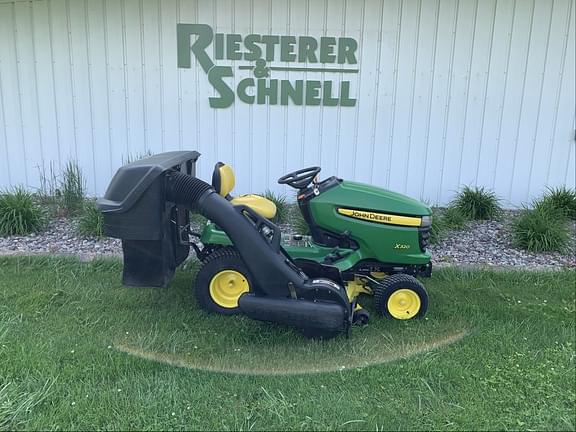Image of John Deere X320 equipment image 4
