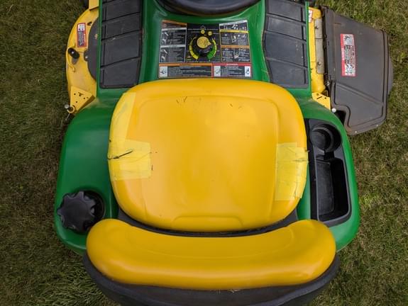 Image of John Deere X324 equipment image 4