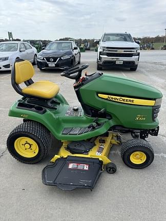 Image of John Deere X324 equipment image 1