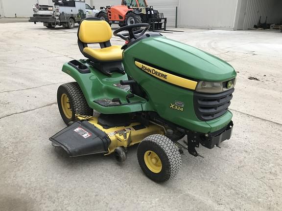 Image of John Deere X324 equipment image 4