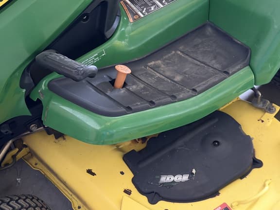Image of John Deere X500 equipment image 3
