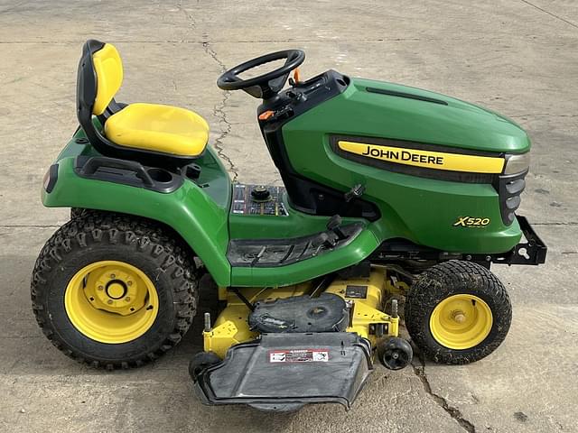 Image of John Deere X520 equipment image 4