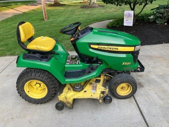 Main image John Deere X520