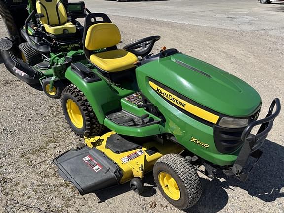 Image of John Deere X540 equipment image 4