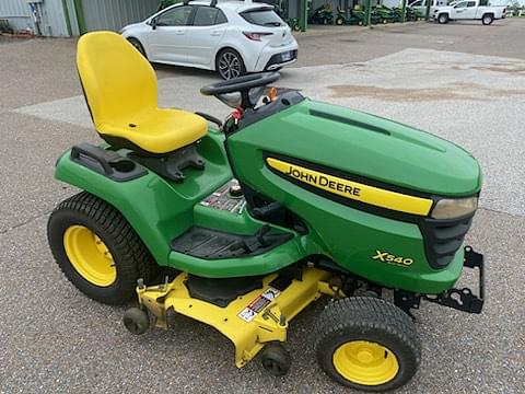 Image of John Deere X540 equipment image 4