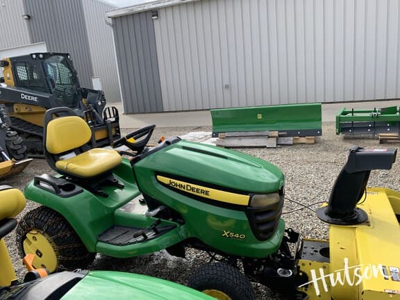Image of John Deere X540 equipment image 4