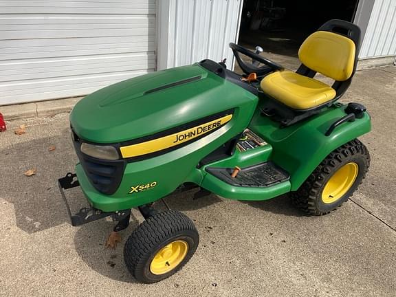 Image of John Deere X540 equipment image 1