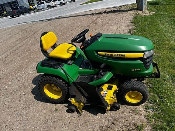 Image of John Deere X540 equipment image 2