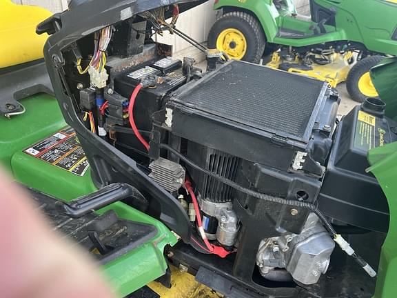 Image of John Deere X540 equipment image 4