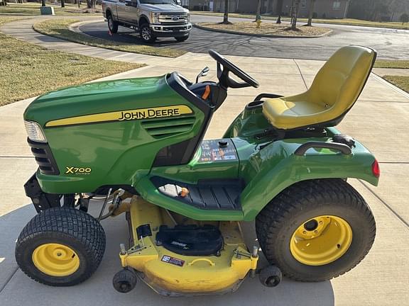 Image of John Deere X700 Primary image