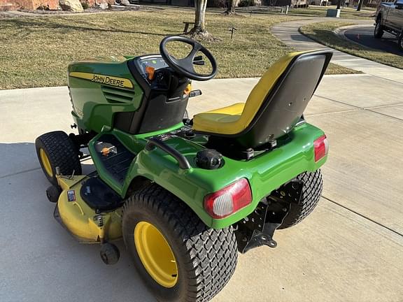 Image of John Deere X700 equipment image 4