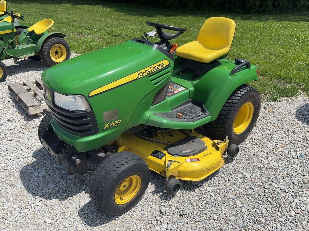 Image of John Deere X700 Primary image