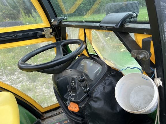 Image of John Deere X720 equipment image 4