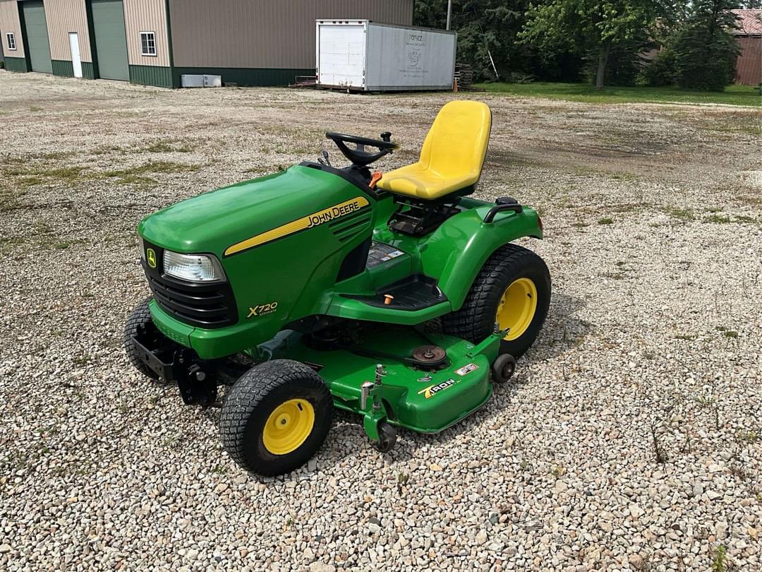 Image of John Deere X720 Primary image