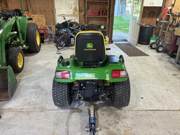 Image of John Deere X724 equipment image 4