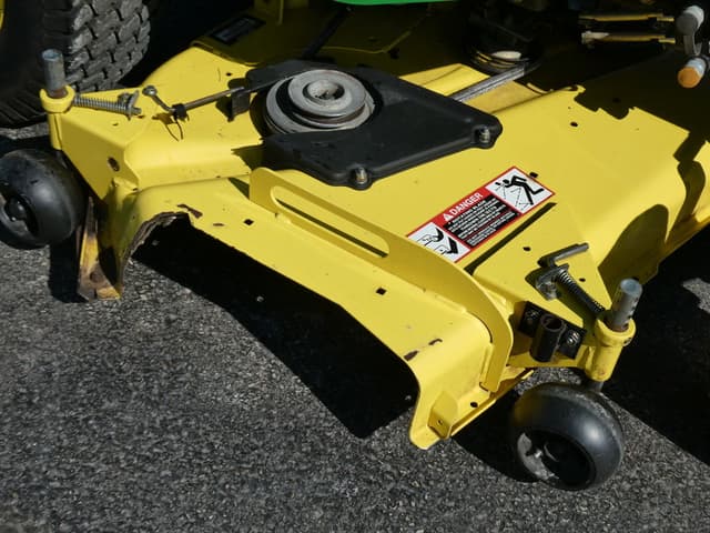 Image of John Deere X724 equipment image 4