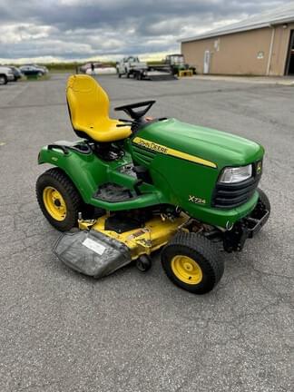 Image of John Deere X724 equipment image 1