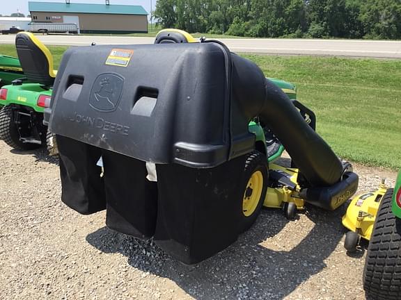 Image of John Deere X724 equipment image 3