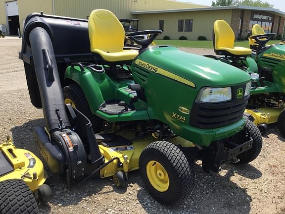 Image of John Deere X724 equipment image 1