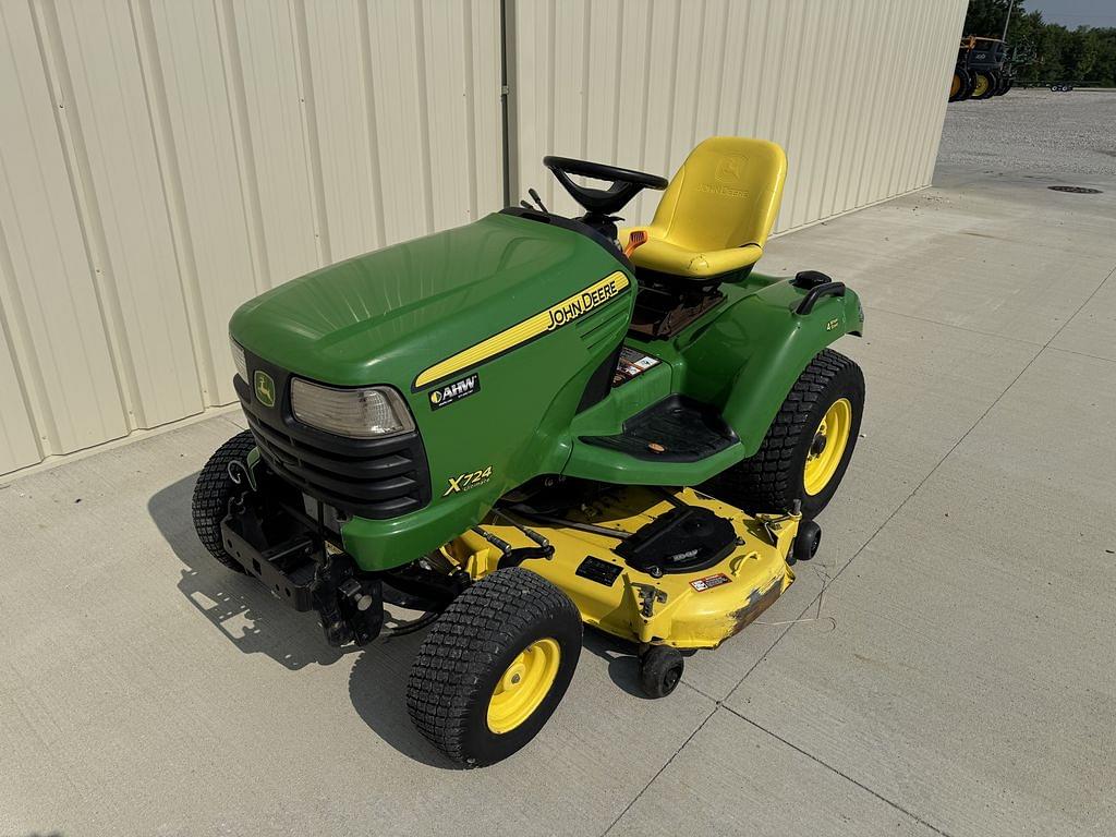 Image of John Deere X724 Primary image