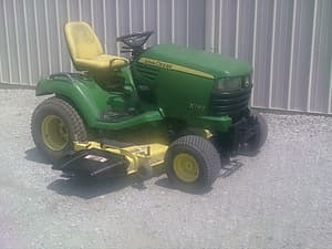 2007 John Deere X740 Image