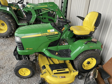 Main image John Deere X744