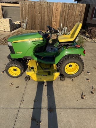 Image of John Deere X748 equipment image 2