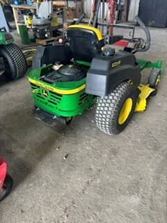 Image of John Deere Z425 Image 1
