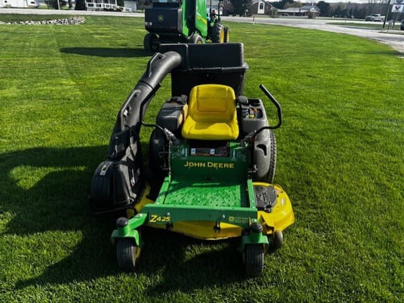 Image of John Deere Z425 Primary image