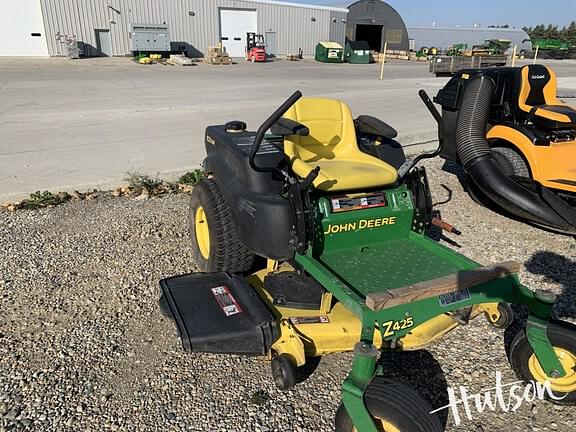 Image of John Deere Z425 equipment image 1