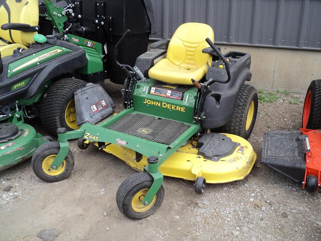 Image of John Deere Z445 Image 0