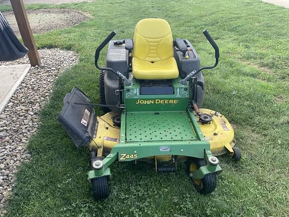 Image of John Deere Z445 equipment image 1