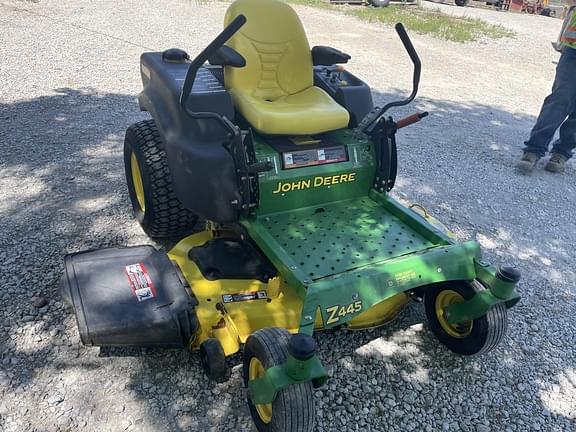 Image of John Deere Z445 equipment image 3