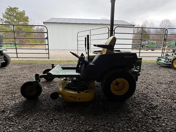 Image of John Deere Z445 equipment image 1